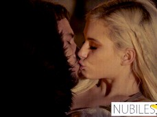 雪诺VS龙母 gif