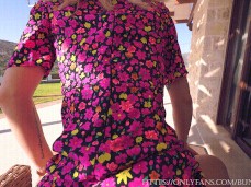 Firm Bronze Bombshell Peels Off Her Thong gif