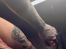 oMEN bUNNY Veins gif